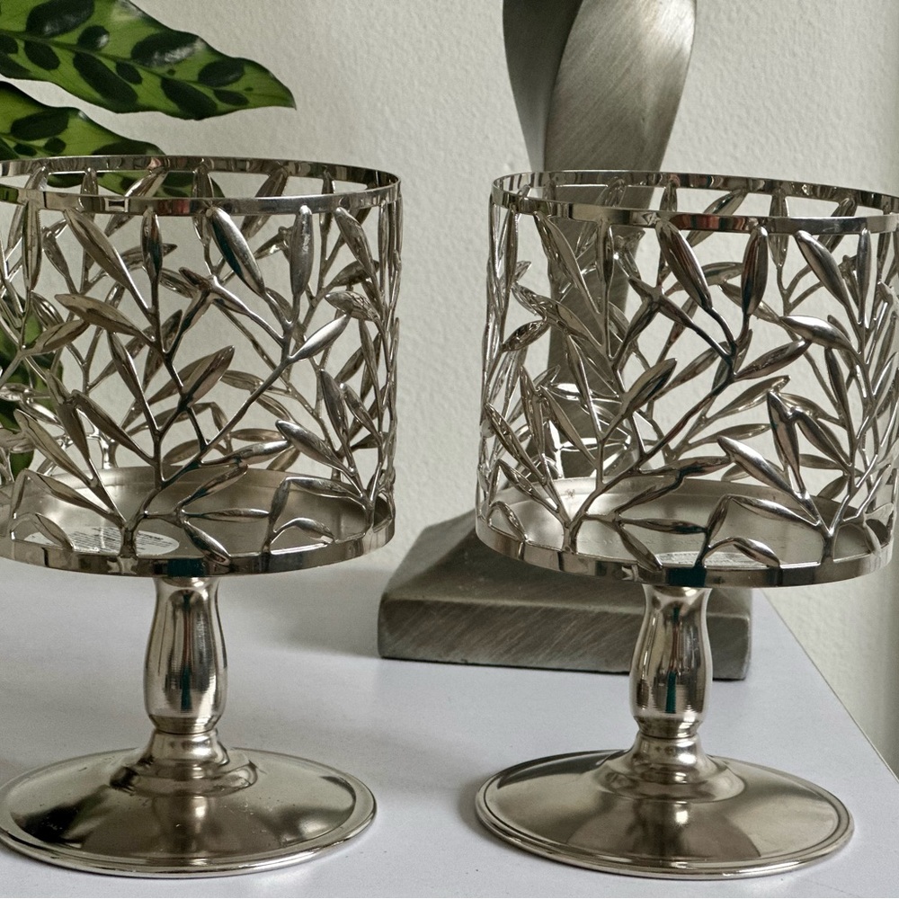 Bath & Body Works “Vine Leaf” 3-wick pedestal candle holders
